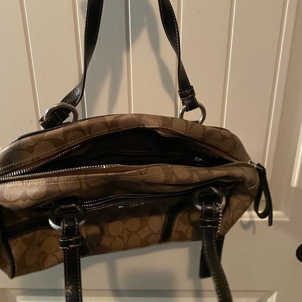 Large Coach Bag - Picture 3 of 4
